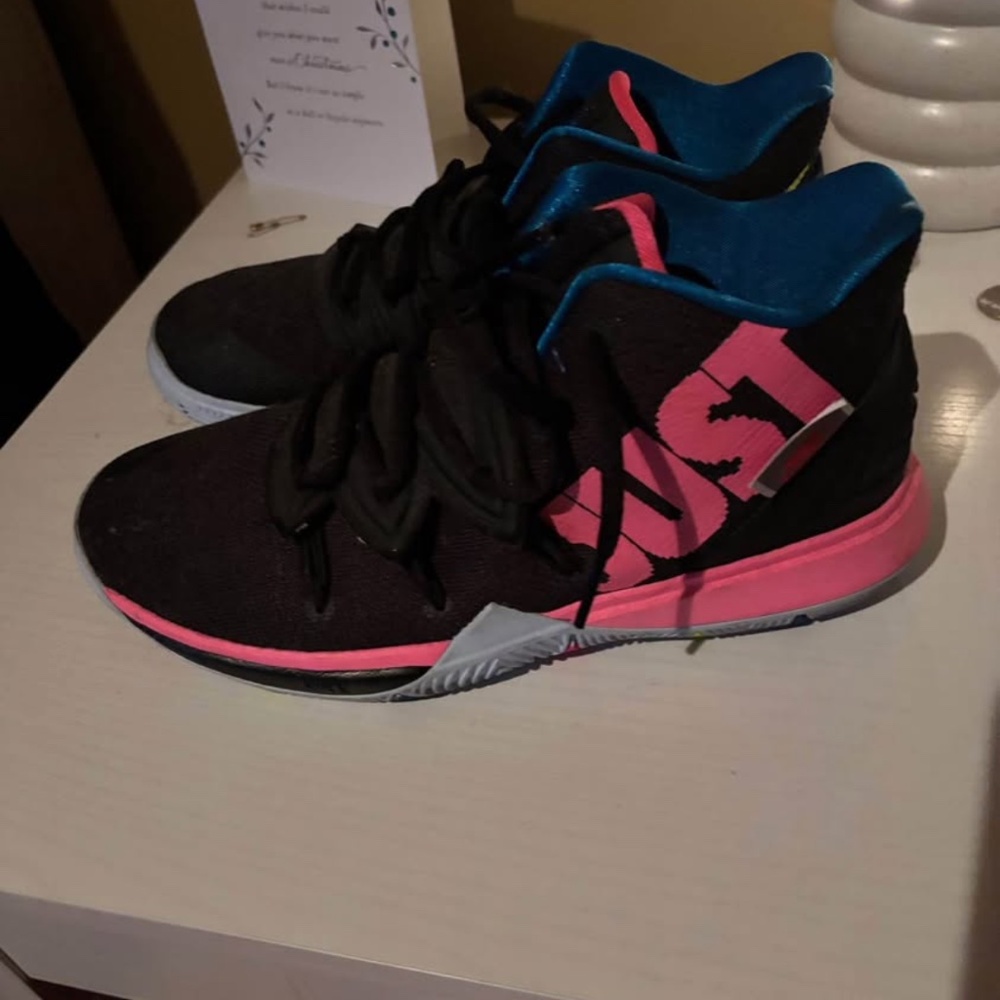 Youth Kyrie Sneakers